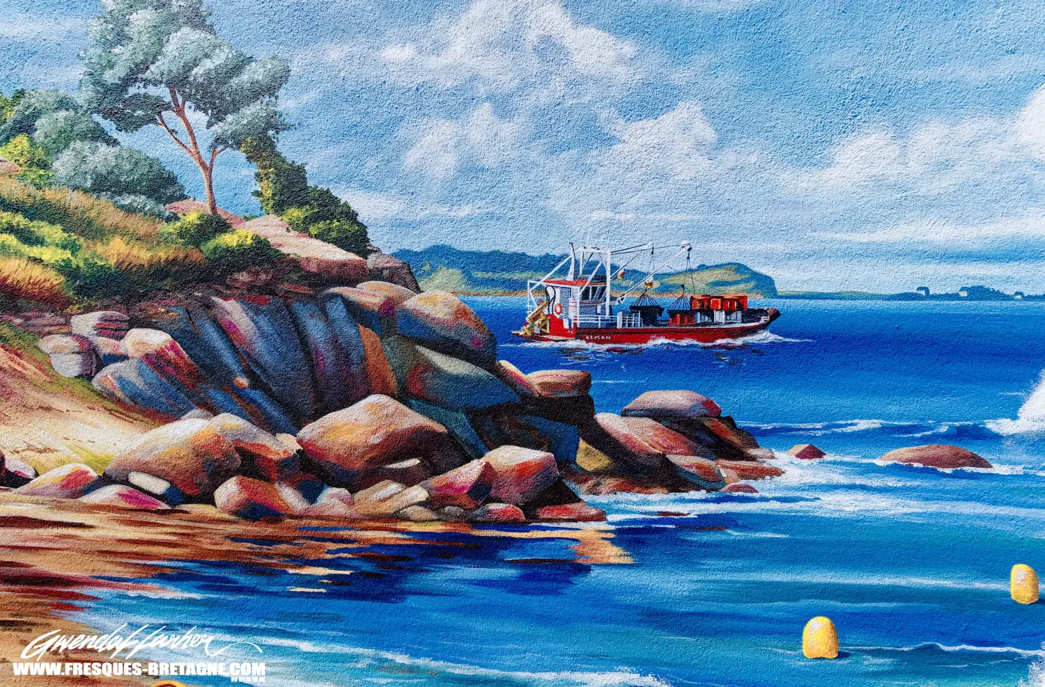 Détail de rochers et d'un bateau de pêche peints en trompe-l'œil sur le pignon d'une location saisonnière à Carnac